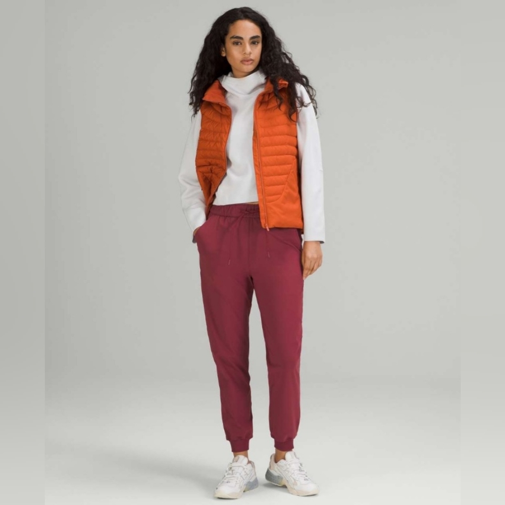 Lululemon Luxtreme Joggers, Size 4, burgundy